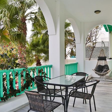 Kamari Beach Houses With Balcony And Garden Buitenkant foto