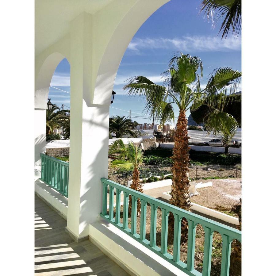 Kamari Beach Houses With Balcony And Garden Buitenkant foto