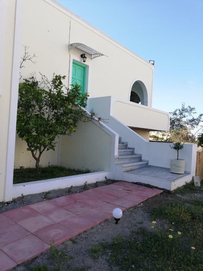 Kamari Beach Houses With Balcony And Garden Buitenkant foto